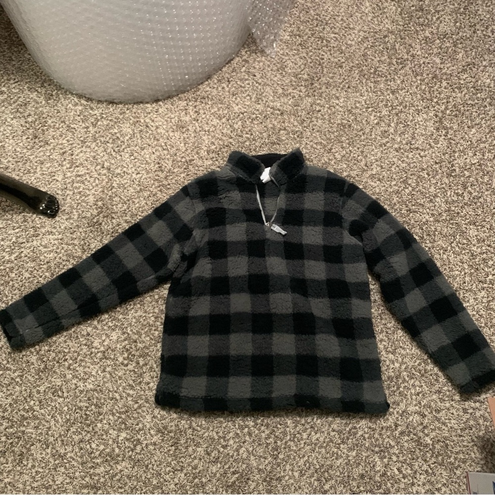 J. America Black and Gray Fleece Pullover, Size Medium